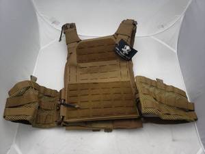 lot 1676 image: Grey Ghost Gear SMC Plate Carrier Laminate   Coyote Brown