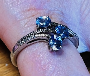 lot 8 image: .925 Sterling Silver Size 9-10 Ring WTanzanite Stones