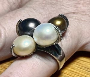 lot 17 image: .925 Sterling Silver Womens Ring W Four (4) Natural Pearls - Bridal White, Light Gold, Deep Brown, &amp Antique Brass