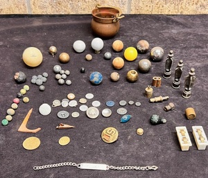 lot 66 image: Metal Detecting &amp Treasure Hunting Items