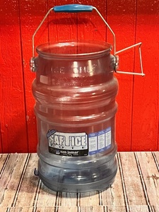 lot 72 image: San Jamar SI6000 Saf-T-Ice 6 Gallon Ice Tote
