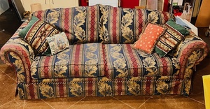 lot 73 image: Beautiful &amp Comfortable Sofa WThrow Pillows