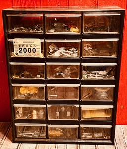 lot 77 image: Eighteen Drawer Cabinet WContents