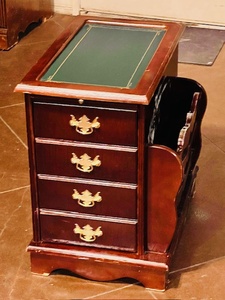 lot 83 image: Very Unique Side Table