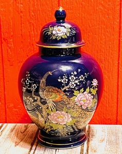 lot 86 image: Vintage Imperial Kutani Japanese Ginger Cobalt Blue Floral 8.5 &nbspJar With Lid