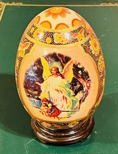 lot 94 image: Vintage Hand-Painted Porcelain Egg W Angel Design