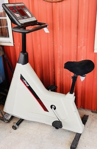 lot 172 image: LifeFitness LifeCycle Exercise Bike