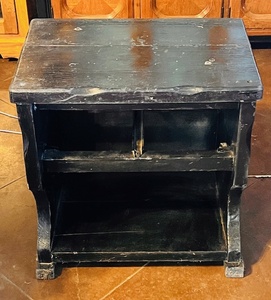 lot 133 image: Vintage Farmhouse Microwave Table