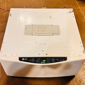 lot 178 image: LG SideKick Pedestal Washer, LG TWINWash&nbsp 27 WD200CW 1.0 cu. ft.&nbsp
