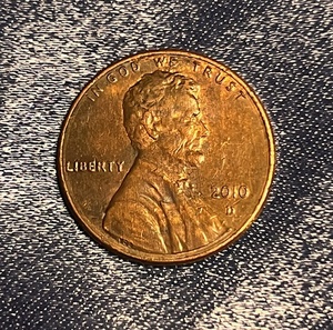 lot 203 image: 2010 D Lincoln Penny - Reverse Tilted Rim Error
