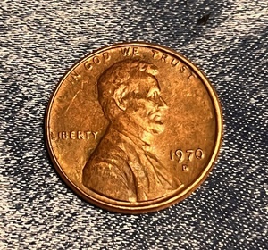 lot 205 image: 1970 D Lincoln Penny - Light Strike Reverse, Tilted Rim Obverse &amp Reverse Errors