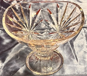 lot 231 image: RCR Crystal 9 Triangular Fruit Bowl 6.5 Tall, Star Cut Glass Pattern on Pedestal