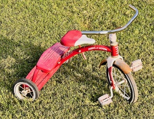 lot 262 image: Vintage Radio Flyer Tricycle