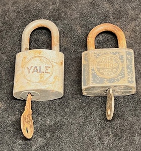 lot 264 image: intage Steel Grey Yale Padlock &amp Yale Junior WKeys