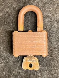 lot 267 image: AntiqueVintage Masterlock W Key