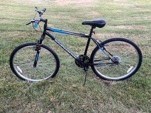 lot 288 image: Roadmaster Granite Peak Mens Mountain Bike - 26-inch Wheels&nbsp