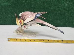 lot 3 image: Vintage Hutschenreuther porcelain cockatiel figurine - made in Germany - chip on tail feather