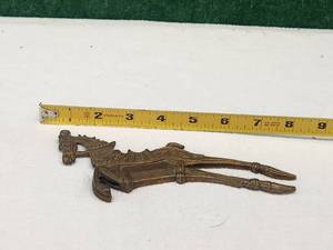 lot 9 image: Antique brass horse figure cigar cutter