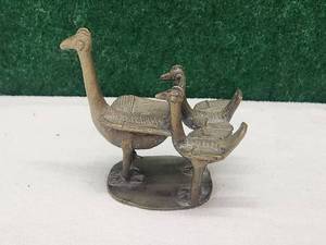 lot 11 image: Vintage brass birds (Ostrich) figurine