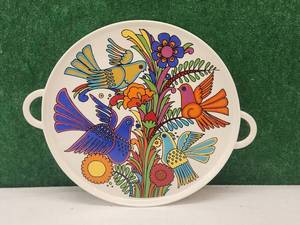 lot 14 image: Vintage Villeroy & Boch round serving tray with handles - Acapulco pattern