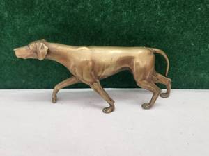 lot 21 image: Large vintage brass dog - 12 long - heavy