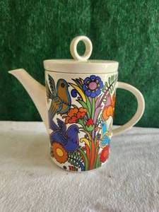 lot 42 image: Vintage Villeroy & Boch lidded coffee pitcher - Acapulco pattern