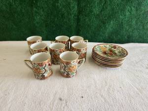 lot 59 image: Vintage hand-crafted teacups and saucers by Saji of Japan - set of 8