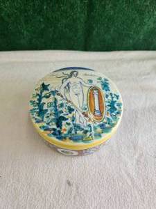 lot 66 image: Hand crafted Italian keepsake ceramic box - signed on back