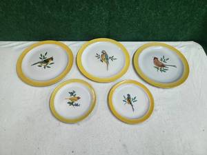 lot 80 image: Selection of 5 vintage Mexican Majolica Pottery bird plates