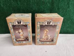 lot 128 image: Pair of collectible Memories of Yesterday figurines