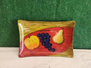 lot 149 image: Vietri fruit themed serving plate