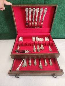 lot 157 image: Silverware set - Heed and Barton - Francis I