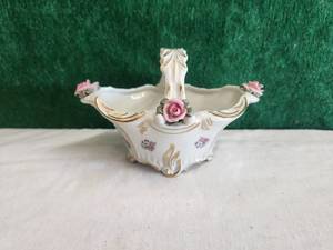 lot 162 image: Vintage Dresden porcelain basket
