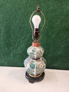 lot 169 image: Very nice decorative lamp