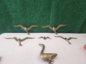 lot 170 image: Collection of brass birds
