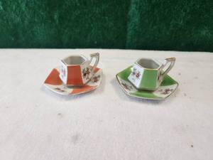 lot 172 image: Pair of collectible miniature cups and saucers - Royal Sealy - Occupied Japan