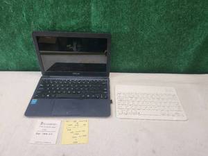 lot 178 image: Asus laptop computer with wireless keyboard - untested