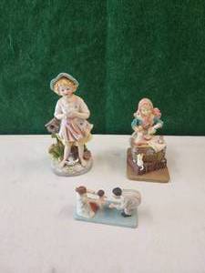 lot 182 image: Selection of collectible figurines