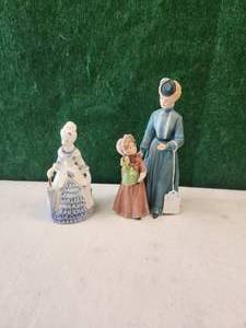 lot 183 image: Selection of collectible figurines