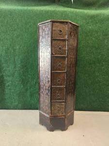 lot 188 image: Vintage Oriental pedestal stand