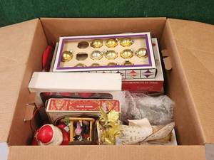 lot 209 image: Selection of vintage Christmas decorations