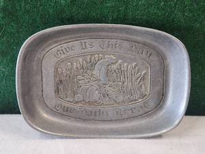lot 216 image: Vintage Wilton Columbia tray
