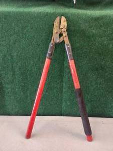 lot 219 image: Large prunners