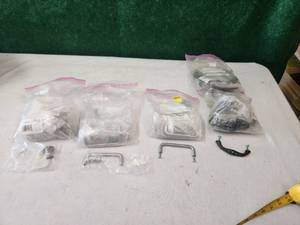 lot 224 image: Selection of cabinet door hardware - handles