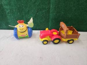 lot 225 image: Selection of toys
