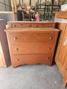 lot 113 image: Antique refinished walnut chest of drawers