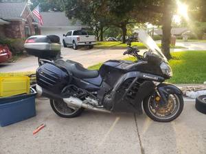 lot 101 image: 2010 Kawasaki Concours 1400 - Vin# JK8ZGNC19AA000648 - No title - Buyer will need to apply for bonded title