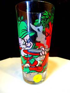 lot 4 image: RARE 1976 Pepsi Looney Tunes Bugs Bunny and Elmer Fudd Glass $$