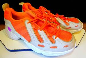 lot 12 image: LIKE NEW - LIGHT USE - ADIDAS MENS LVL 029002 RUNNING SHOES $$$