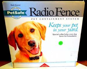 lot 22 image: RADIO SYSTEMS PET SAFE RADIO FENCE